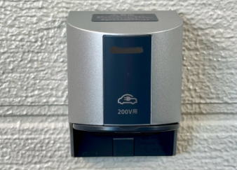 EV自動車コンセントはモンマユニバーサルテクノ株式会社